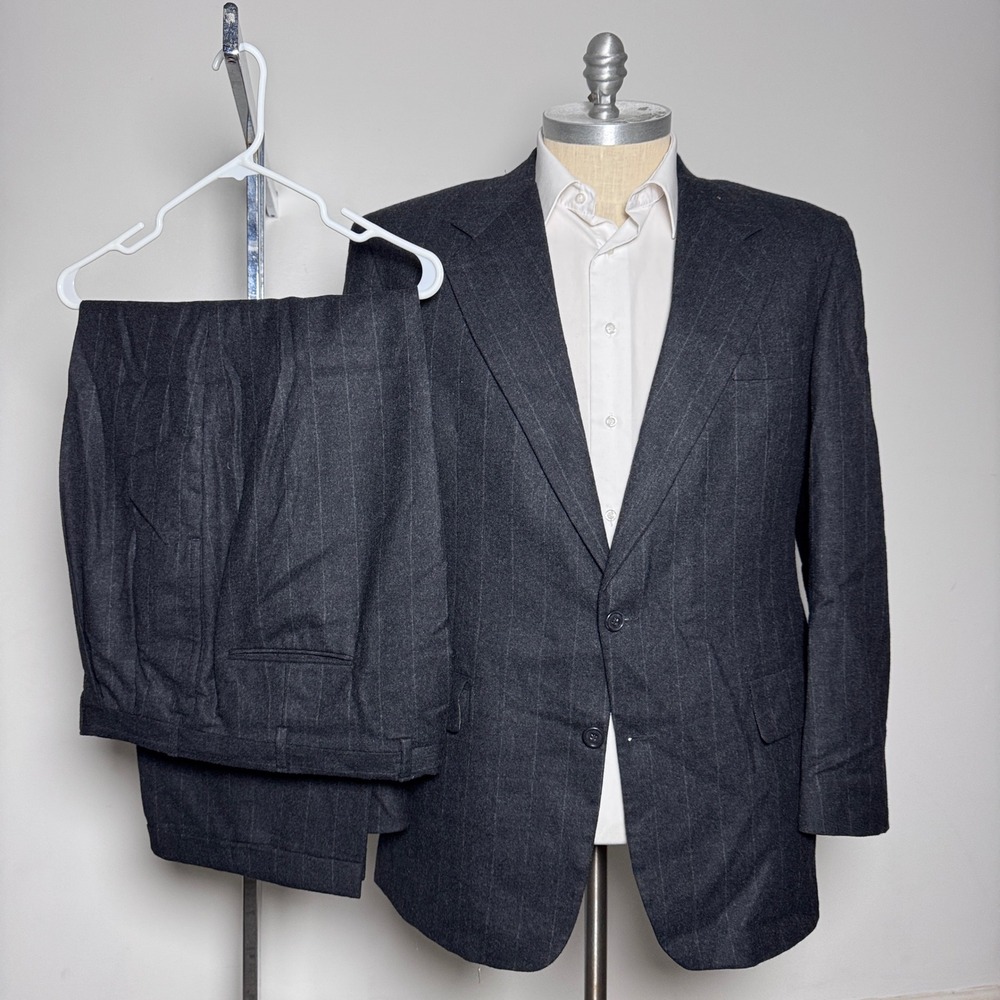 Bill Blass Mens Charcoal Gray Pinstripe Wool 2 Piece Suit 44R 36x28 Business